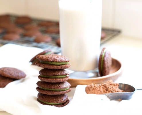 These Grain Free Chocolate Mint Sandwich Cookies are the perfect paleo treat - great for any time of the year! Dairy free and refined sugar free too!